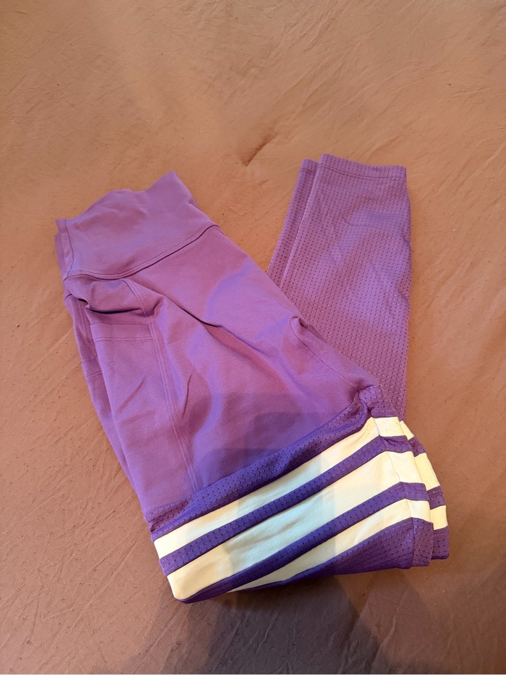 Bombshell purple leggings